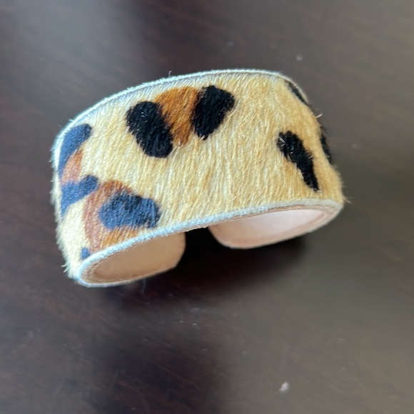 Cheetah cuff - Picture 2 of 4